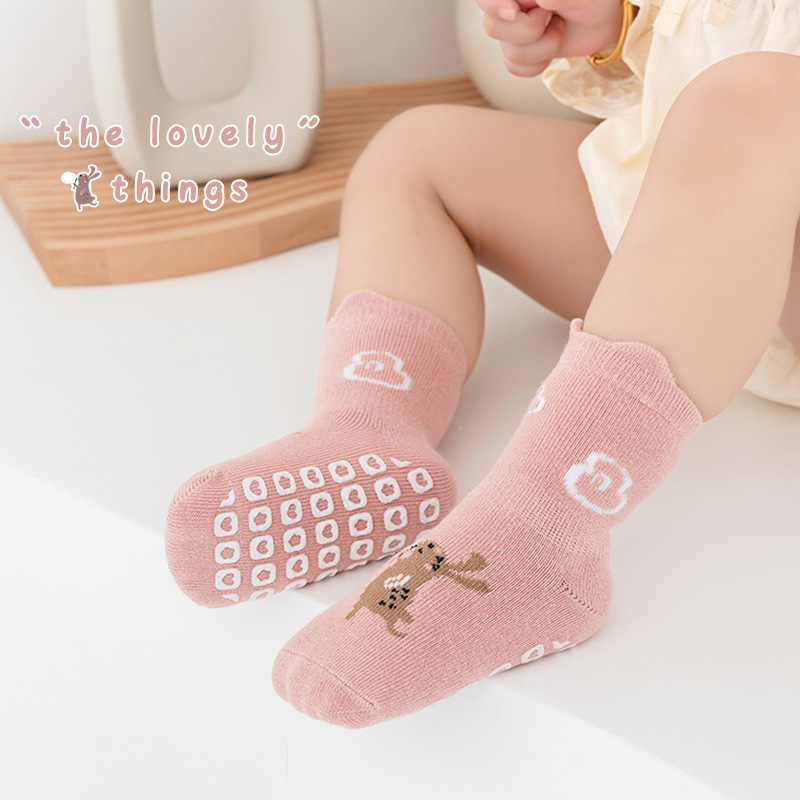 V17:D4 Tất Vớ Cotton Chống Trượt Họa Tiết Hoạt Hình Đáng Yêu Cho Bé