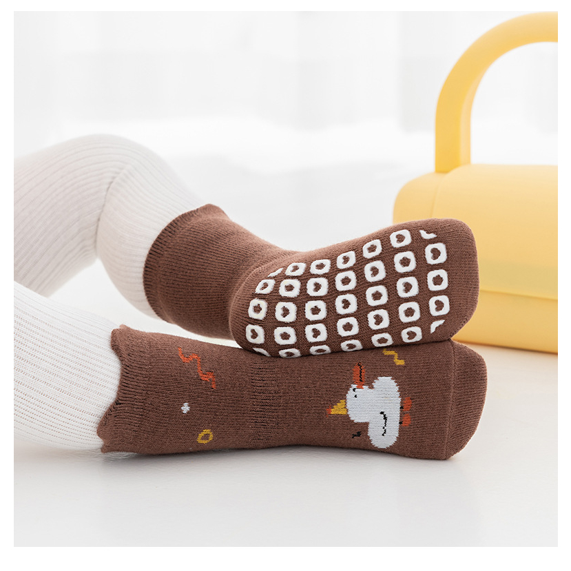 V17:D4 Tất Vớ Cotton Chống Trượt Họa Tiết Hoạt Hình Đáng Yêu Cho Bé