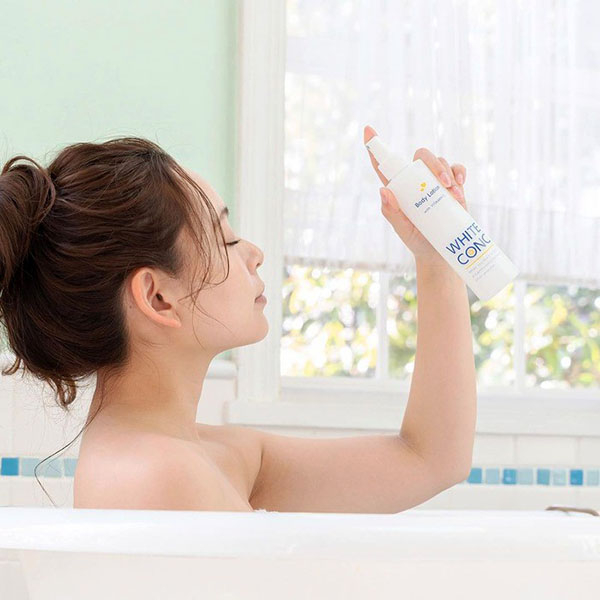 Xịt dưỡng thể White Conc trắng da 245ml