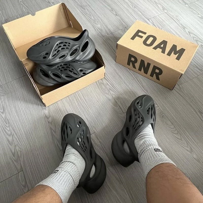 Giày Adidas Foam runner Onyx HP8739