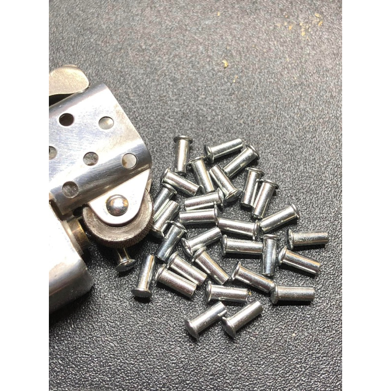 Bánh xe zippo kèm chốt tán