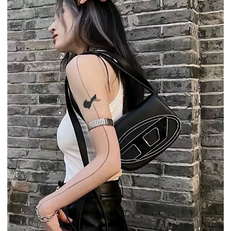 Túi Xách Nữ D.i.e.s.e.l hottrend sang chảnh 2 size 14 & 20 cm | BigBuy360 - bigbuy360.vn