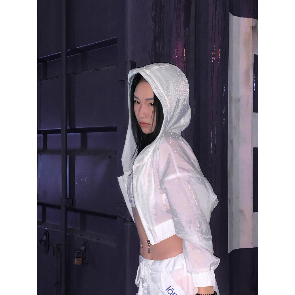 Áo khoác ngoài vải dù form crop, là min - TRANSPARENT NYLON CROP JACKET