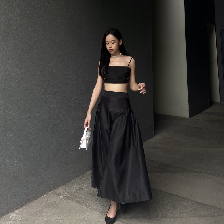 Chân váy nylon dáng dài màu đen, là min - NYLON RUFFLE MIDI SKIRT - BLACK