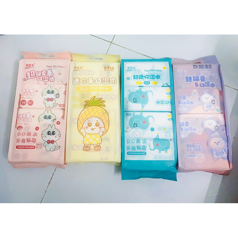 Khăn ướt mini bỏ túi tiện lợi dễ thương set 8 gói nhỏ