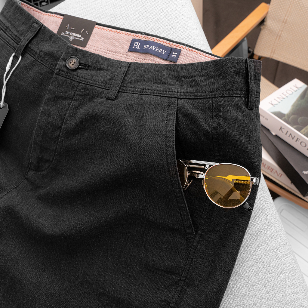 Quần short nam, Quần short linen GINCO Đen vải linen thô mềm mịn thoáng mát, form regular fit - Bravery