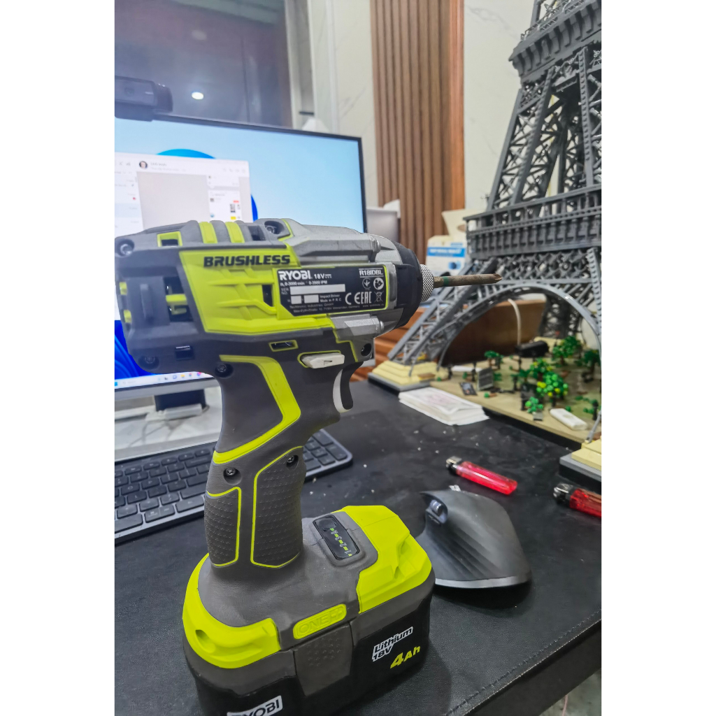 Máy bắn vặn vít pin ryobi Brushless R18IDBL