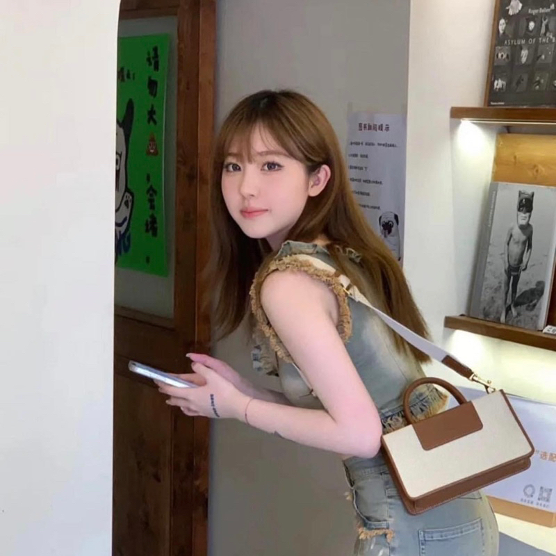 Túi CNK x Itzy Astra Canva Tote Bag