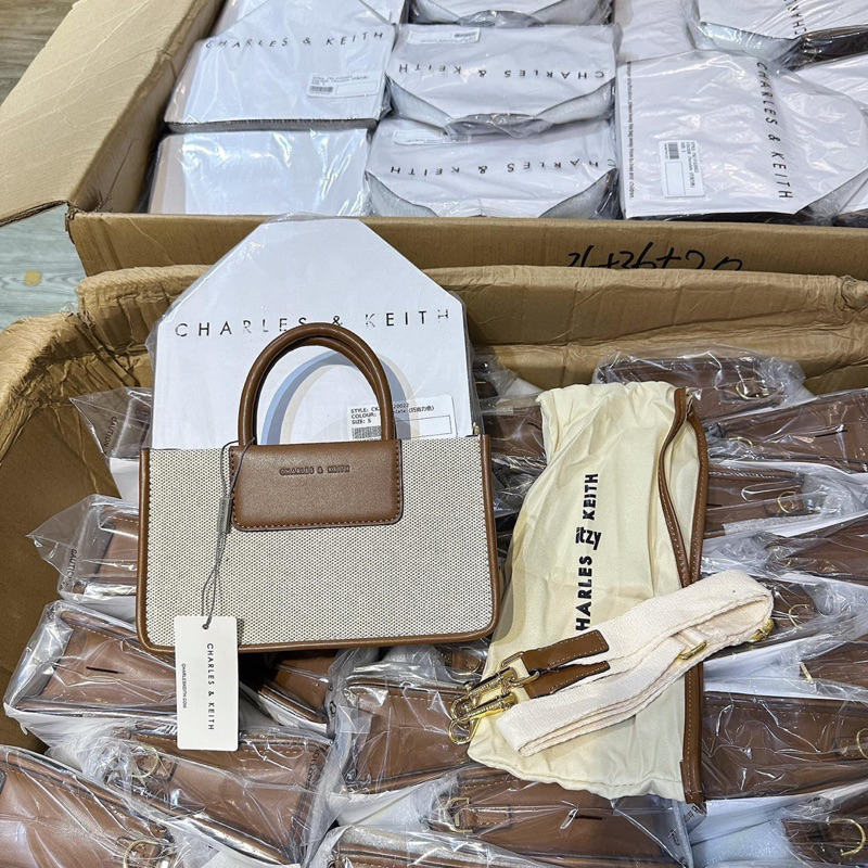 Túi CNK x Itzy Astra Canva Tote Bag