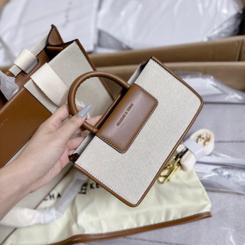 Túi CNK x Itzy Astra Canva Tote Bag