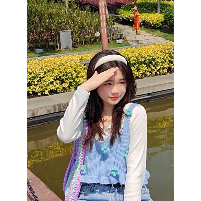 Áo 2 dây croptop hoa nổi DA624