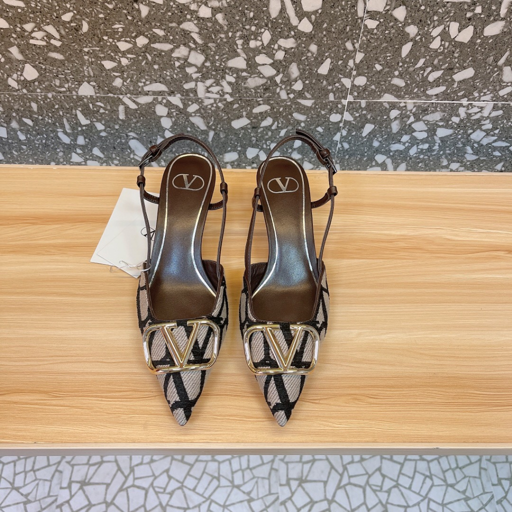 Giày cao gót nữ Valentino cao cấp thiết kế thời thượng, độc đáo