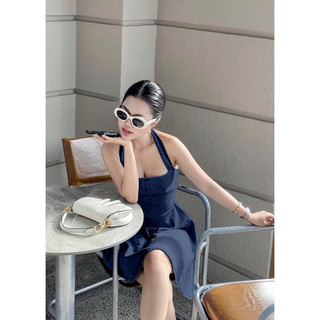 ĐẨM CHÍT EO CỔ YẾM CO QUẦN TRONG