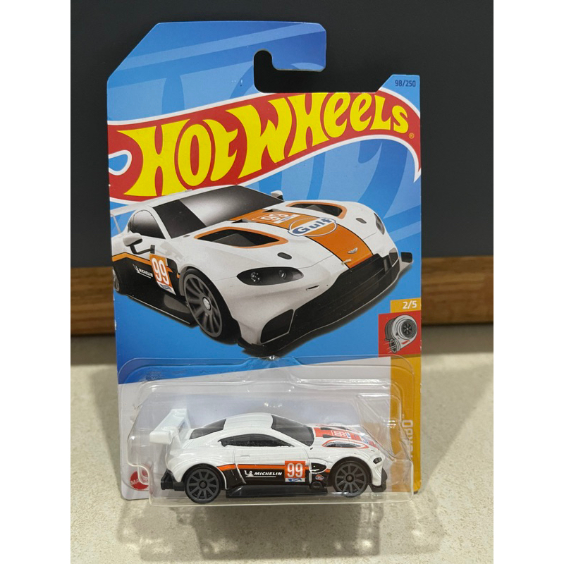 Xe mô hình đồ chơi cơ bản Hotwheels 1:64 - Aston Martin Vantage GTE (Gulf)