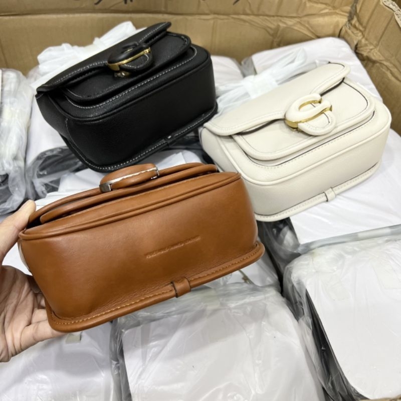 Túi COACH Tabby Messenger 19