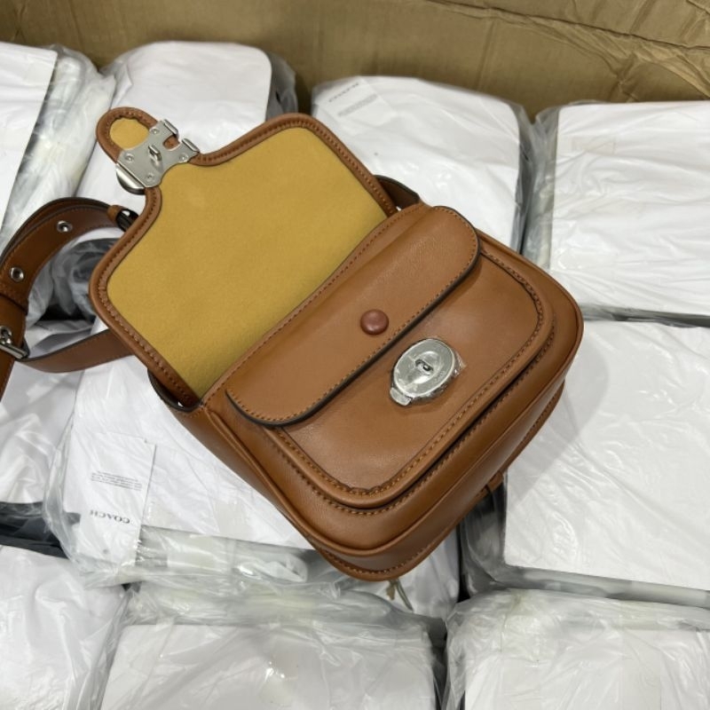 Túi COACH Tabby Messenger 19