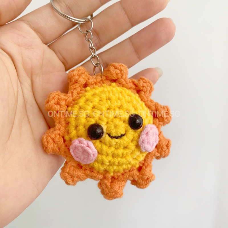 Móc khoá mặt trời len
