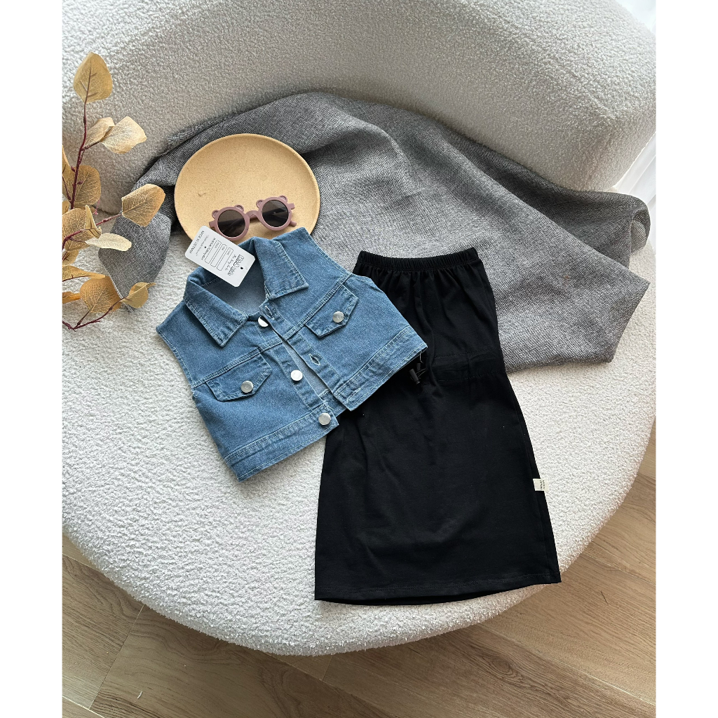 Set váy quây đen + gile bò đen bé gái