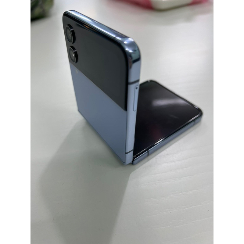 Samsung galasy z flip 4 256gb 99%