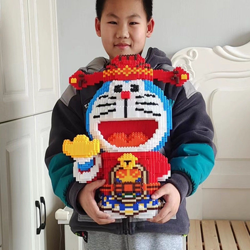 Đồ Chơi Lắp Ráp Mô Hình Doraemon Doremon Thần tài Cầm Vàng 40cm Cỡ Lớn