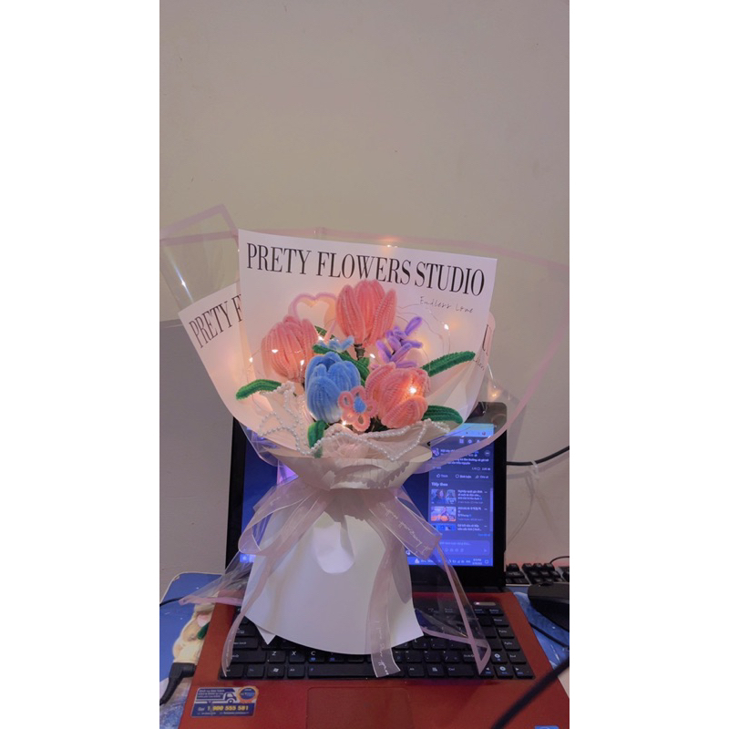 Bó Hoa Tuylip nhung handmade