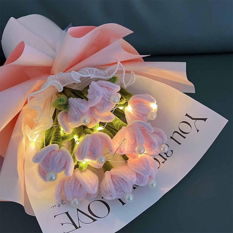 Bó Hoa Tuylip nhung handmade