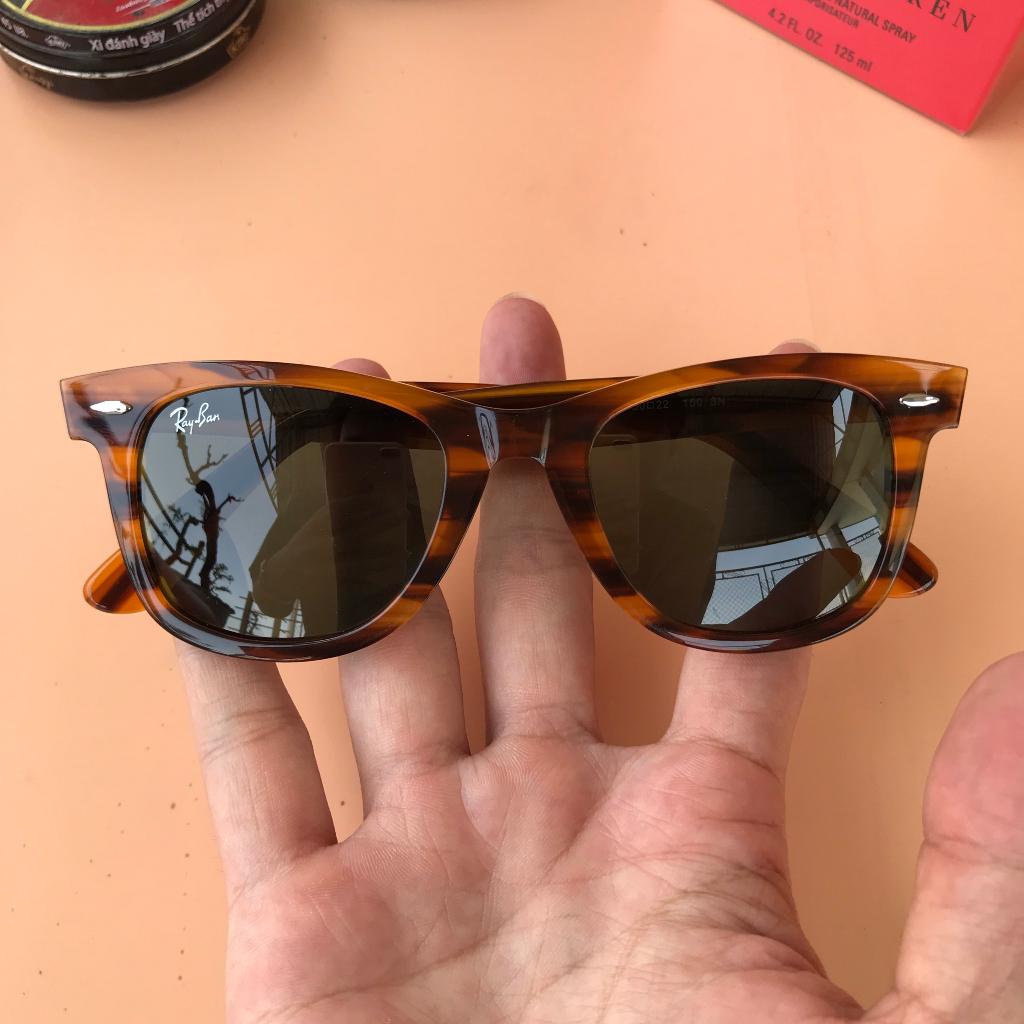 Kính Râm Rayban Chính Hãng Qua Sử Dụng Gọng Vân Đồi Mồi Độc Lạ