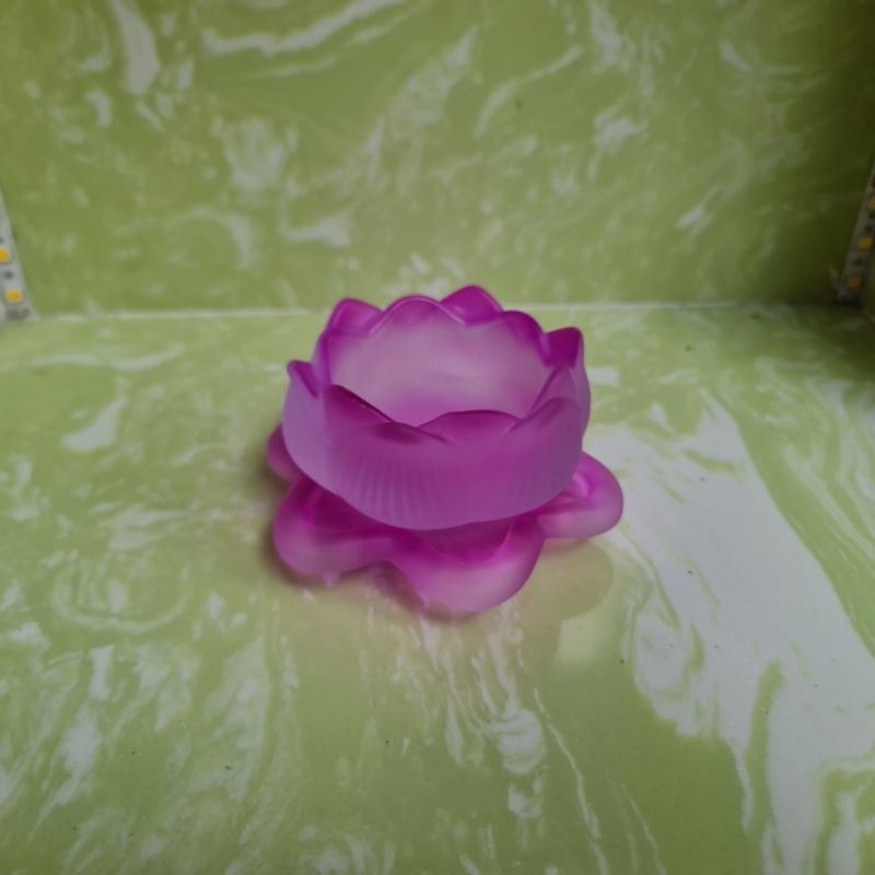 Đế sen đựng nến