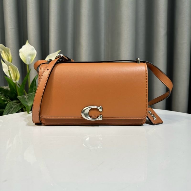 C0ach Bandit Shoulder Bag✨Thiết kế đơn giản nhưng không kém phần trang trọng