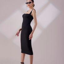 Đầm/Váy Ôm Body 2 Dây Bản To Dài Qua Gối Đỏ Đô The Butterfly