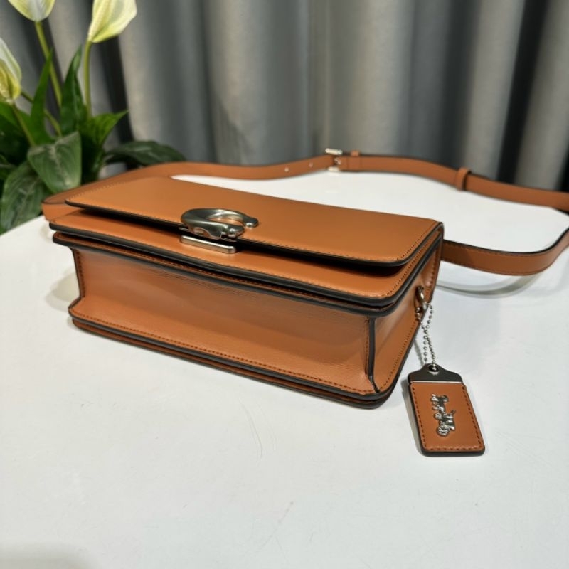 C0ach Bandit Shoulder Bag✨Thiết kế đơn giản nhưng không kém phần trang trọng