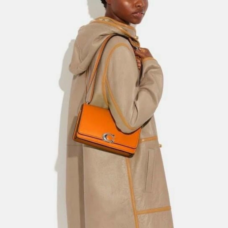 C0ach Bandit Shoulder Bag✨Thiết kế đơn giản nhưng không kém phần trang trọng