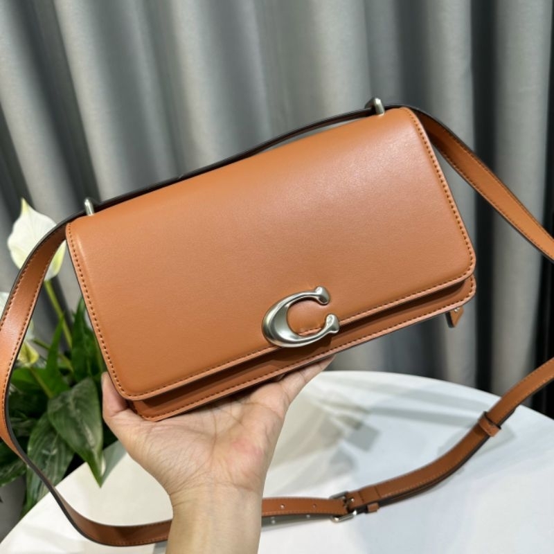 C0ach Bandit Shoulder Bag✨Thiết kế đơn giản nhưng không kém phần trang trọng