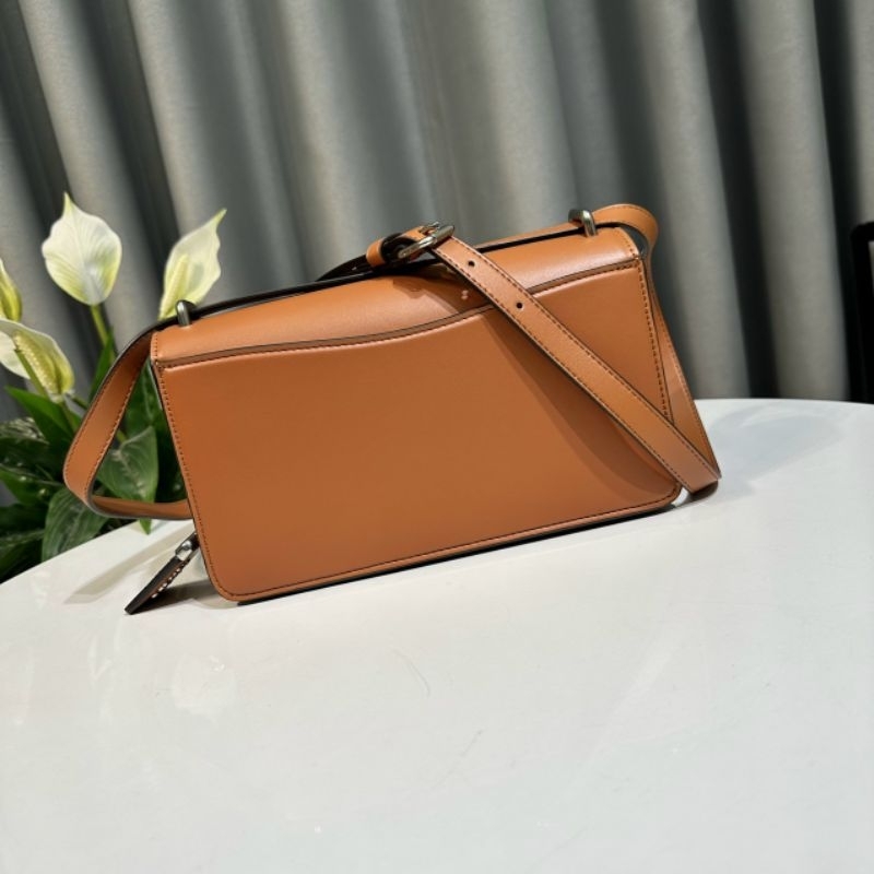 C0ach Bandit Shoulder Bag✨Thiết kế đơn giản nhưng không kém phần trang trọng