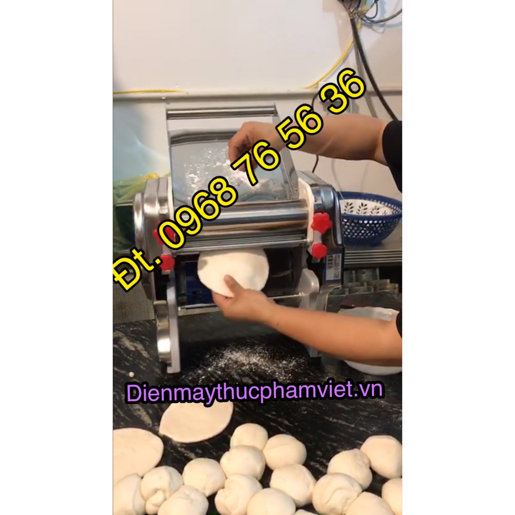 Máy cán bột mì làm bánh bao, há cảo, sủi cảo FKM240 (Trục cán 24cm) chạy điện - Bảo hành dài hạn