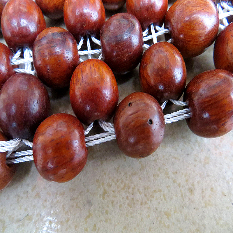 Tấm lót ghế hạt gỗ vuông 45*45 cho ô tô và văn phòng - Miếng đệm ghế 4 mùa tạo sự đối lưu không khí thoải mái