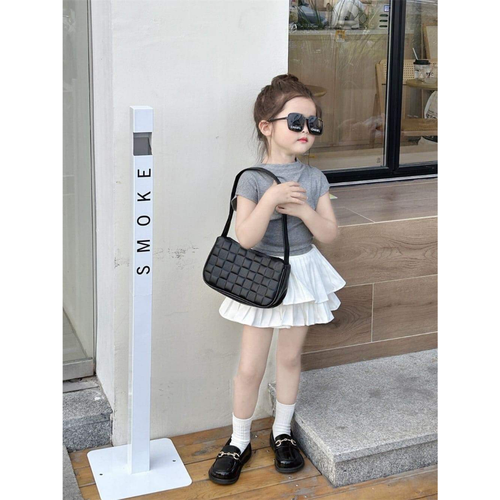 Sét áo thun kèm chân váy tiểu thư cho bé gái.