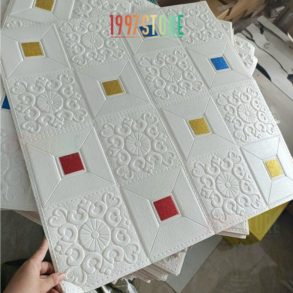 Tấm xốp dán tường 3D có hoa văn đẹp.kích thước 70x70cm - dày 5mm Dùng dán tường và trần nhà tiện lợi