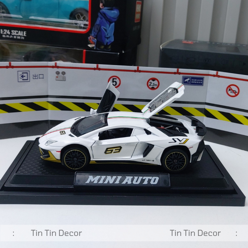 Mô Hình Decor Xe Lamborghini 780 Cao Cấp Thiết Kế Tinh Sảo Tỷ Lệ 1:32 15 Cm