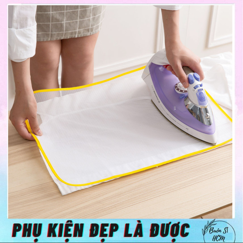 Tấm lót ủi quần áo (kích thước 60 x40cm), tấm lưới đệm bàn là giúp bảo vệ vải, chống cháy xem quần áo khi ủi đồ
