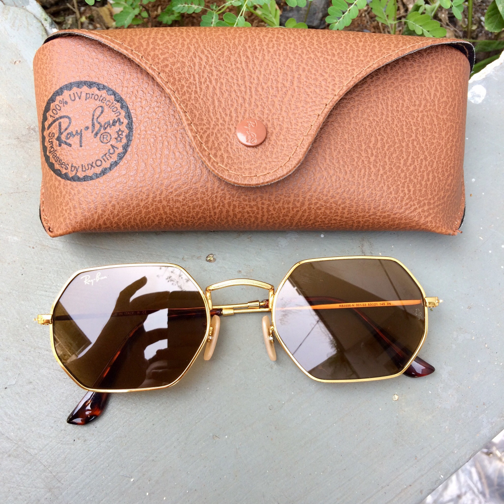 Kính Rayban đa giác độc lạ
