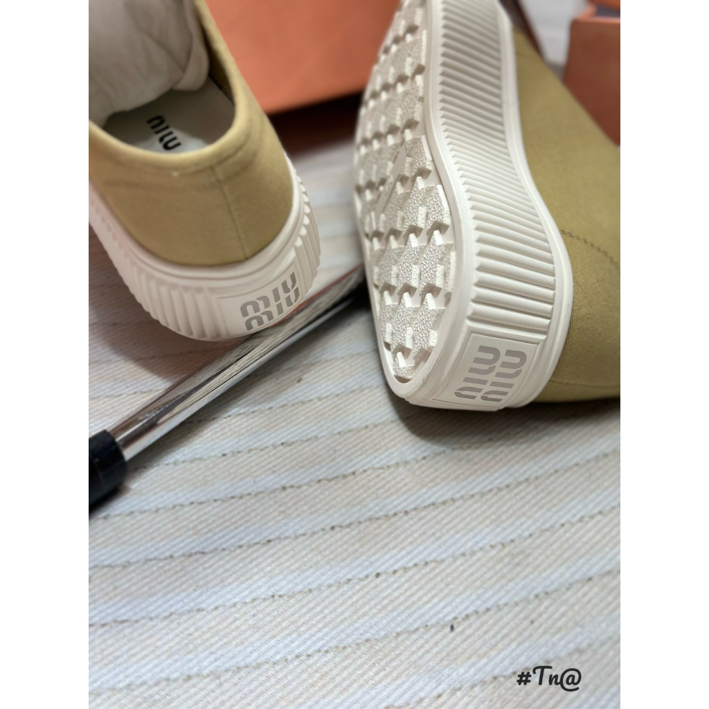 GIÀY THỂ THAO MIUMIU ĐẾ BÁNH MÌ