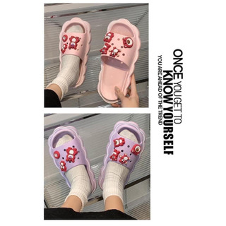 Dép nữ đính sticker Gấu dâu
