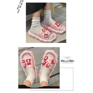 Dép nữ đính sticker Gấu dâu