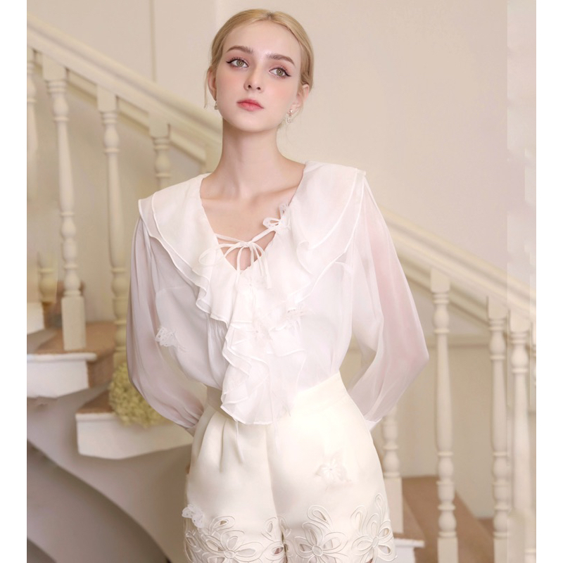 Áo Voan Tay Bồng Cổ Bèo Cùng Quần Short Cut Out Hoa Lypstudio