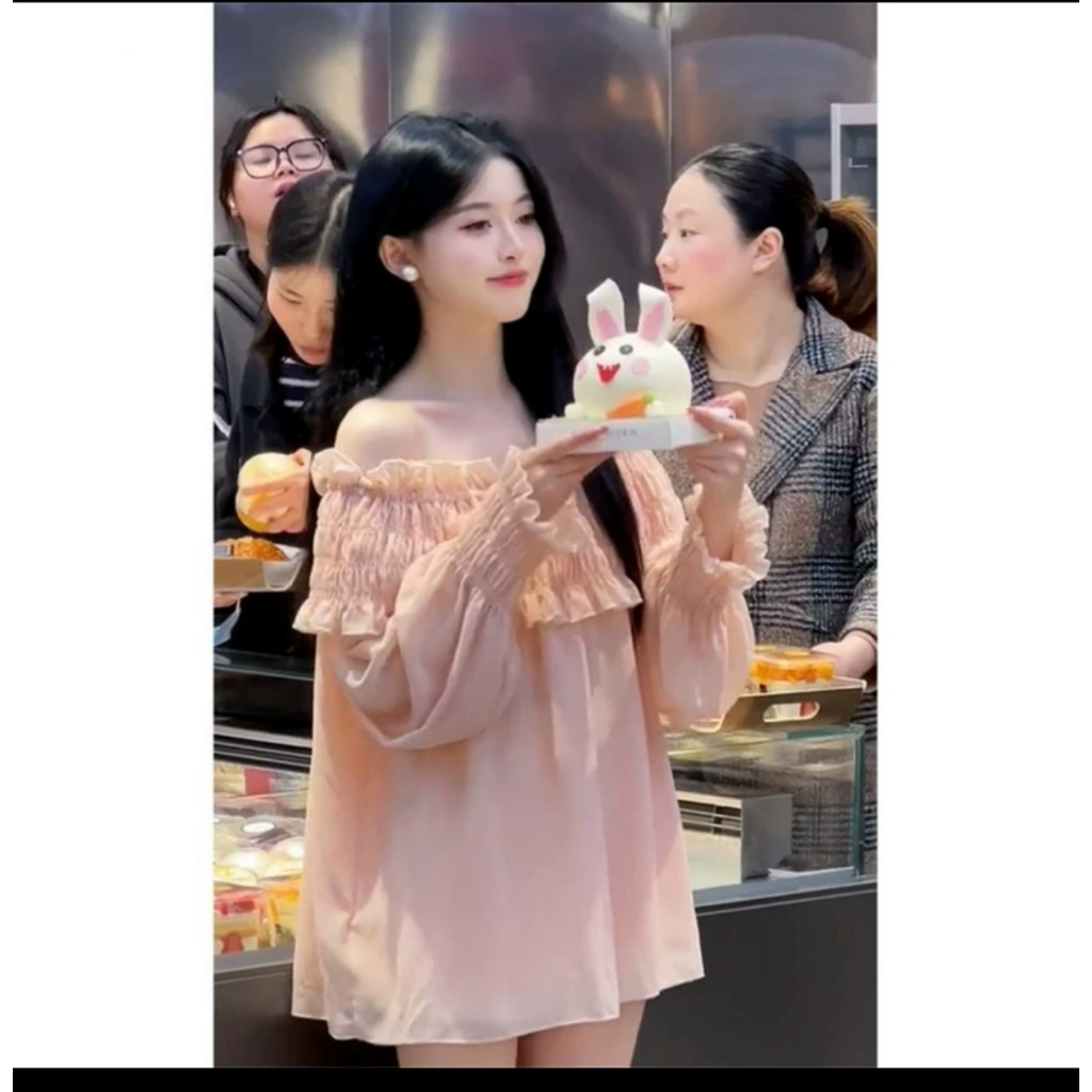 Áo Trễ Vai Quây Chun Siêu Hottrend Kèm Hoa Cổ Hai Màu