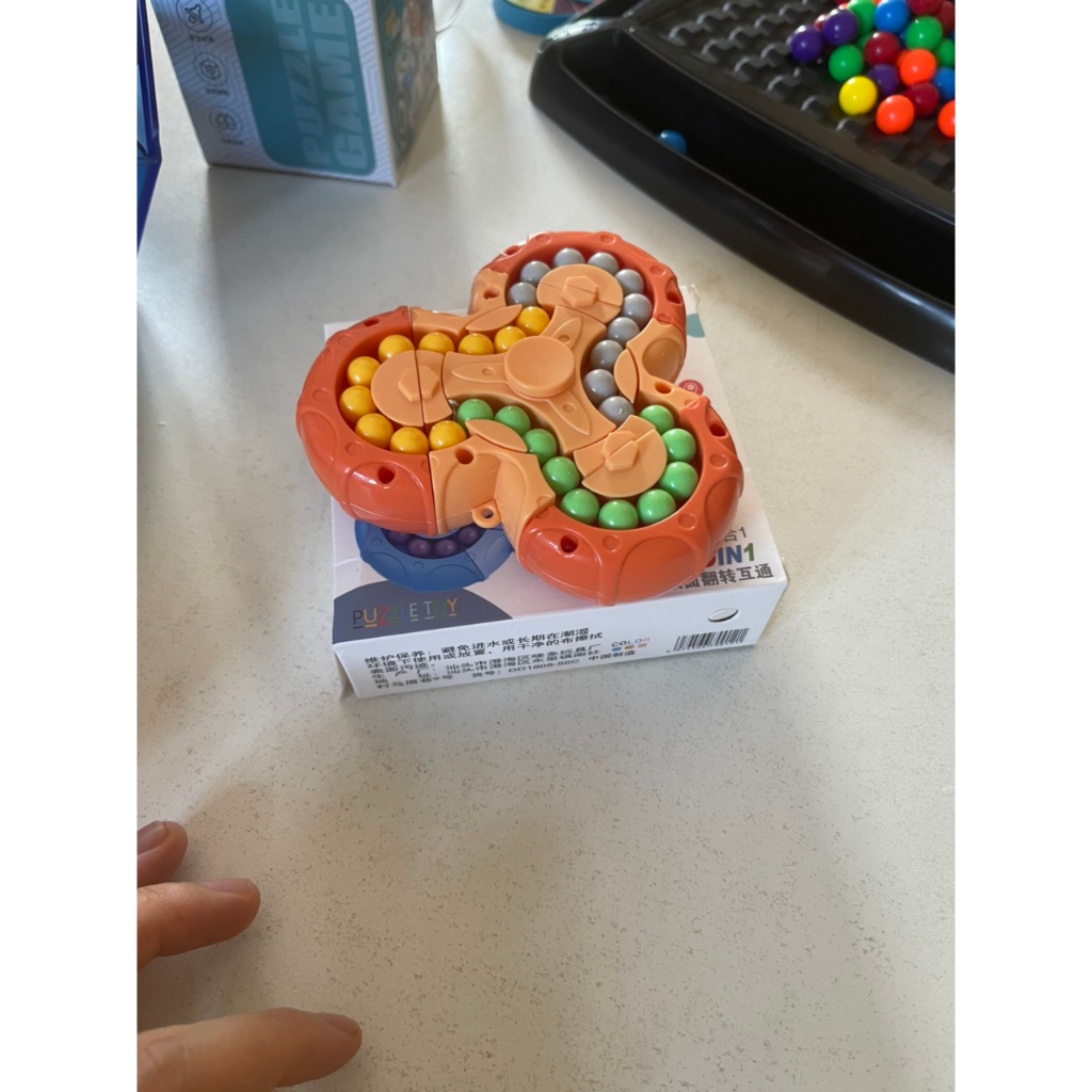 Rubik Tam Giác Hạt Đậu Ba Màu