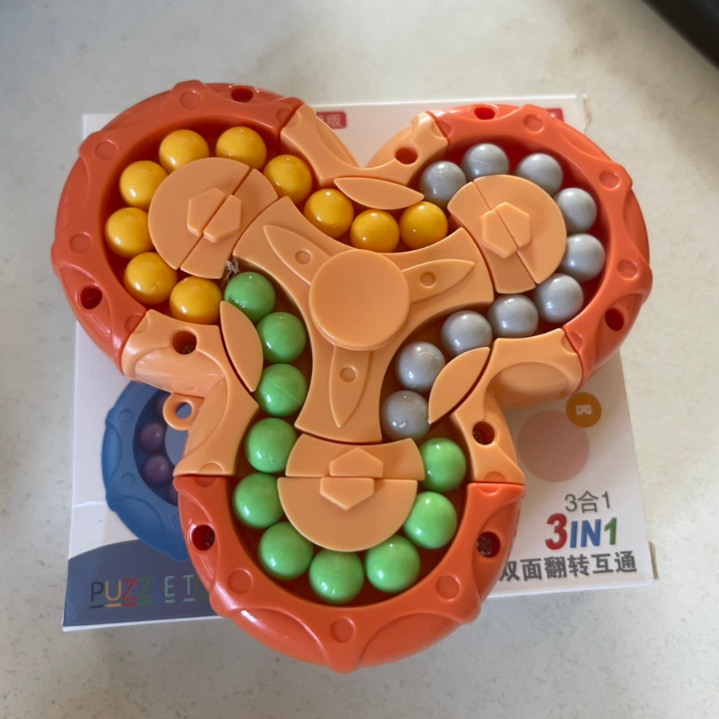 Rubik Tam Giác Hạt Đậu Ba Màu