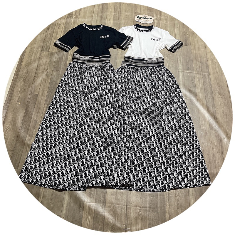 Set Áo Thun Gân + Chân Váy Dài D.O Họa Tiết sang chảnh freesize ,40-55 ký vừa HS0080