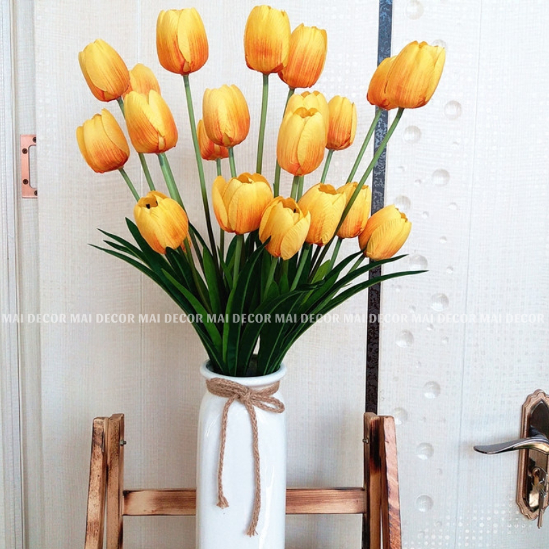 Hoa tulip giả cao su non, cành tulip baby 3 bông vải lụa decor để bàn phòng khách  - Mai Decor